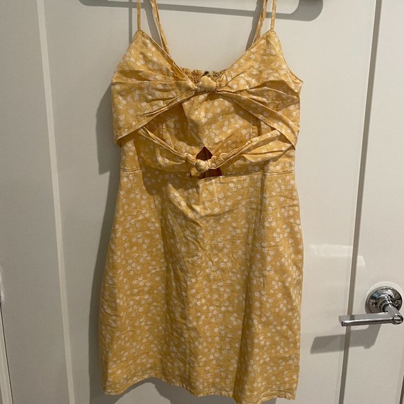 Abercrombie Yellow Floral Mini Dress w/ pockets - Size S - Picture 1 of 4